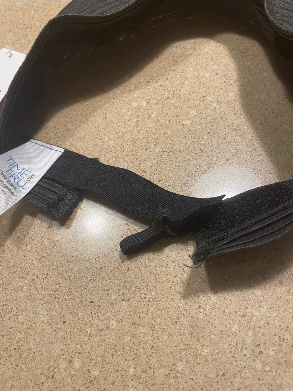 Time and Tru Black Packable Wrap Visor - Picture 4 of 7